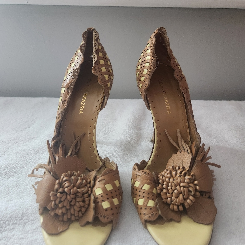 BCBG MAXAZRIA, Brown & yellow heels, size 6.5